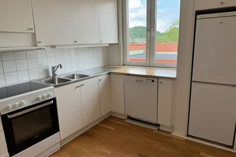 Rymlig 2:a med balkong i Oskarström