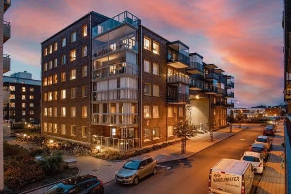 Ljus 1,5:a med balkong vid Nissastrand