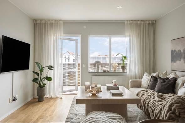 Ljus 2:a med solig balkong Ranagård